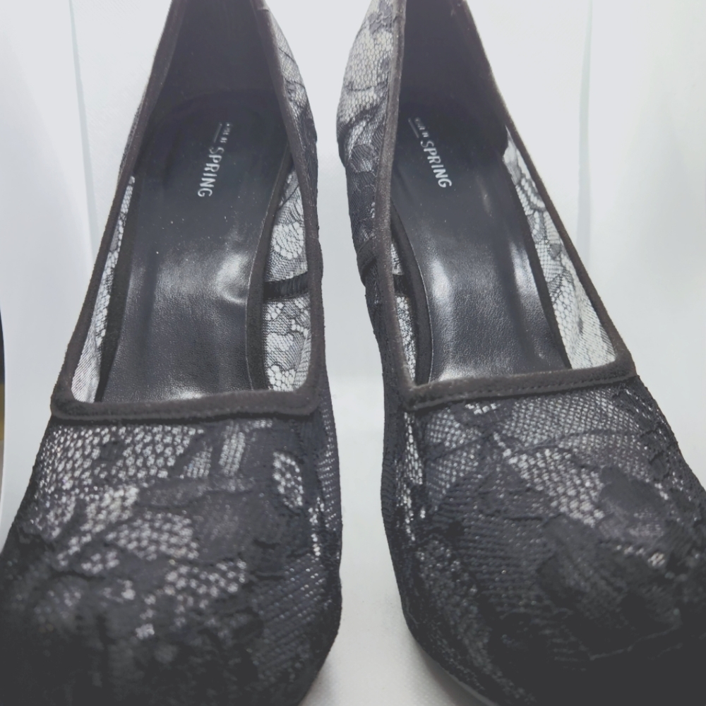 Black lace platform heel